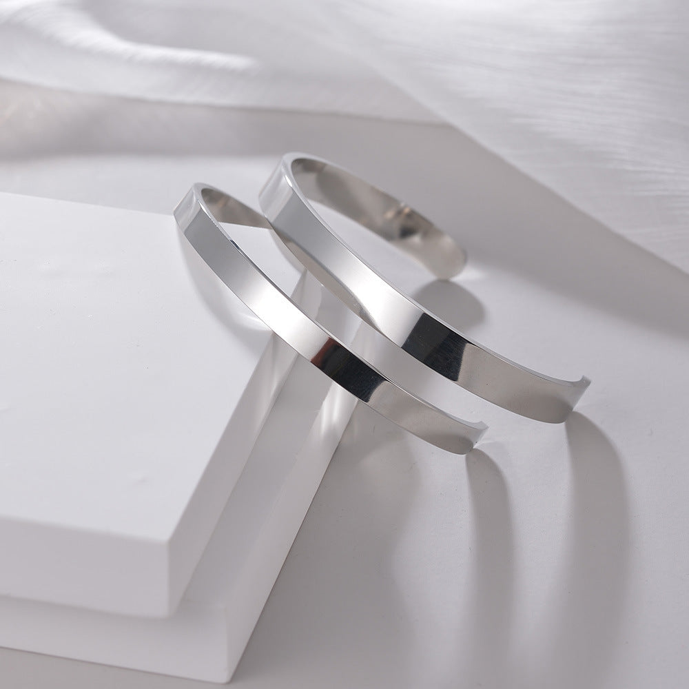 C- Shaped Bracelet Vacuum Plating Does Not Fade
