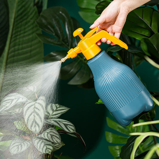 Nordic Colour Collision Watering Plastic Watering Can Home Gardening